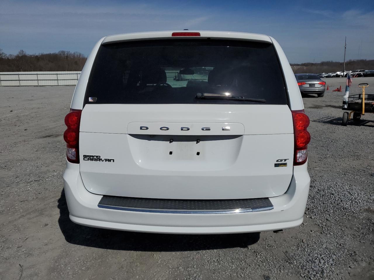 2019 Dodge Caravan - Image 6