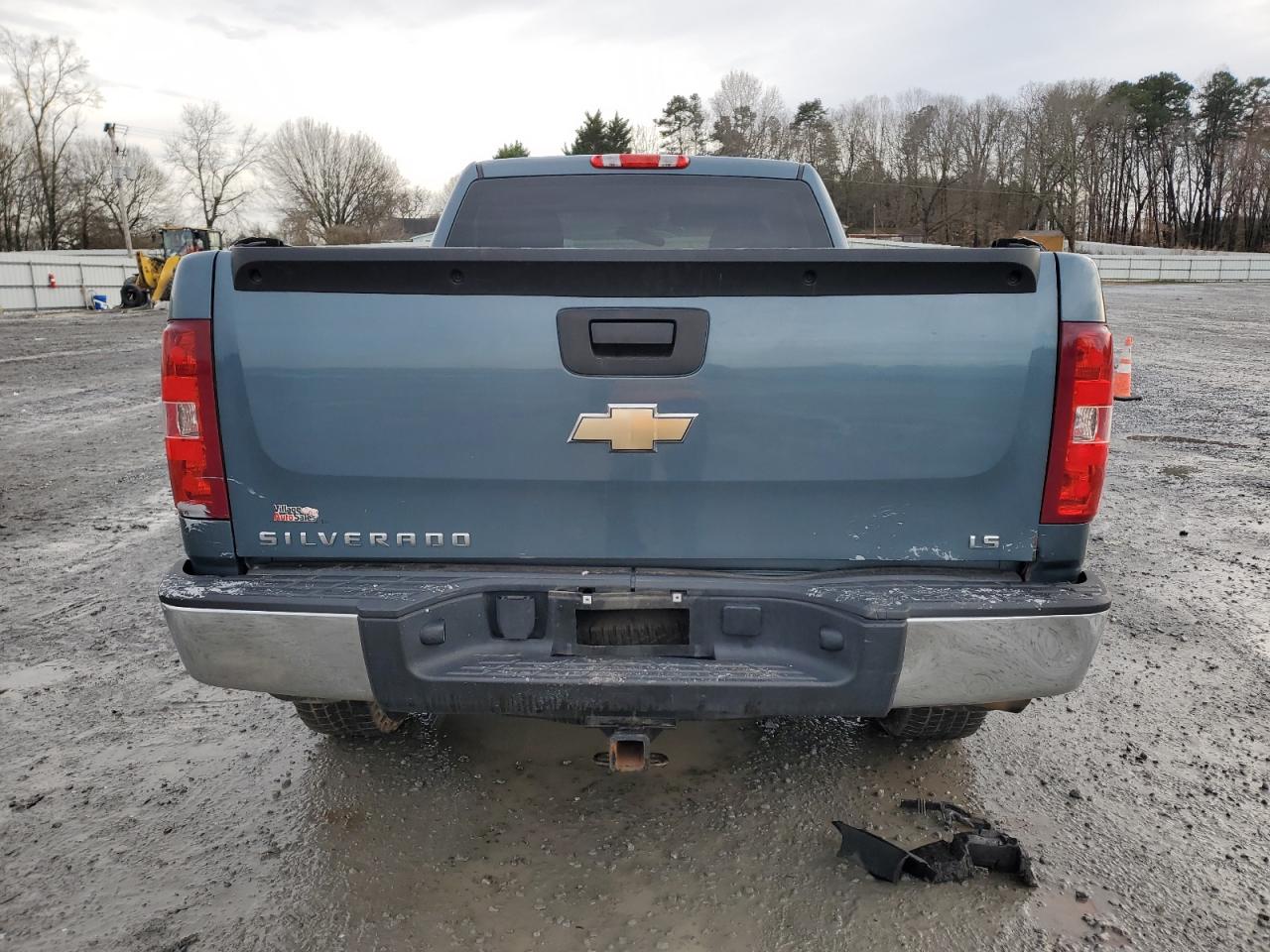2011 Chevrolet Silverado - Image 6