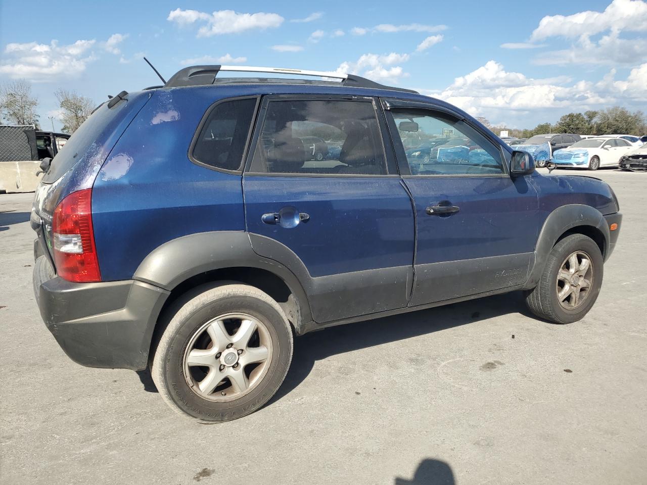 2005 Hyundai Tucson - Image 3