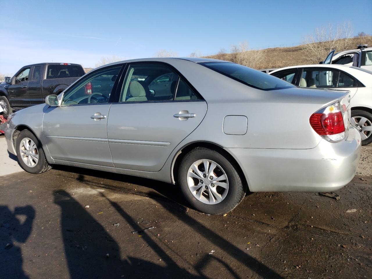 2005 Toyota Camry - Image 2