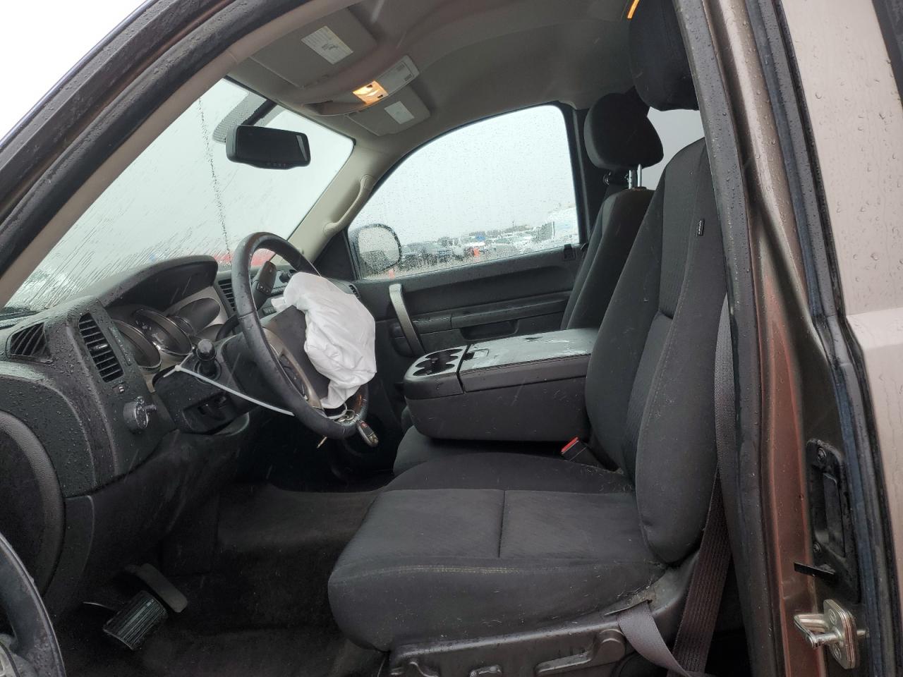 2013 Chevrolet Silverado - Image 7