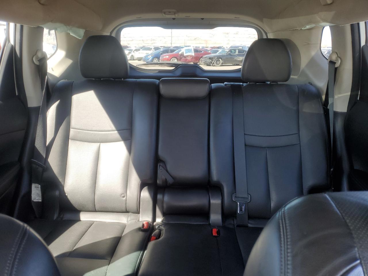 2015 Nissan Rogue - Image 10