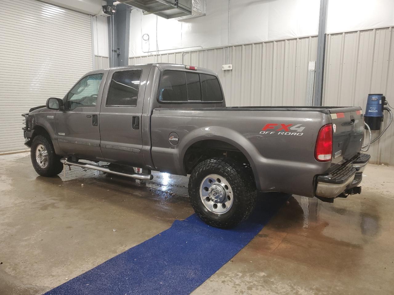 2006 Ford F250 - Image 2