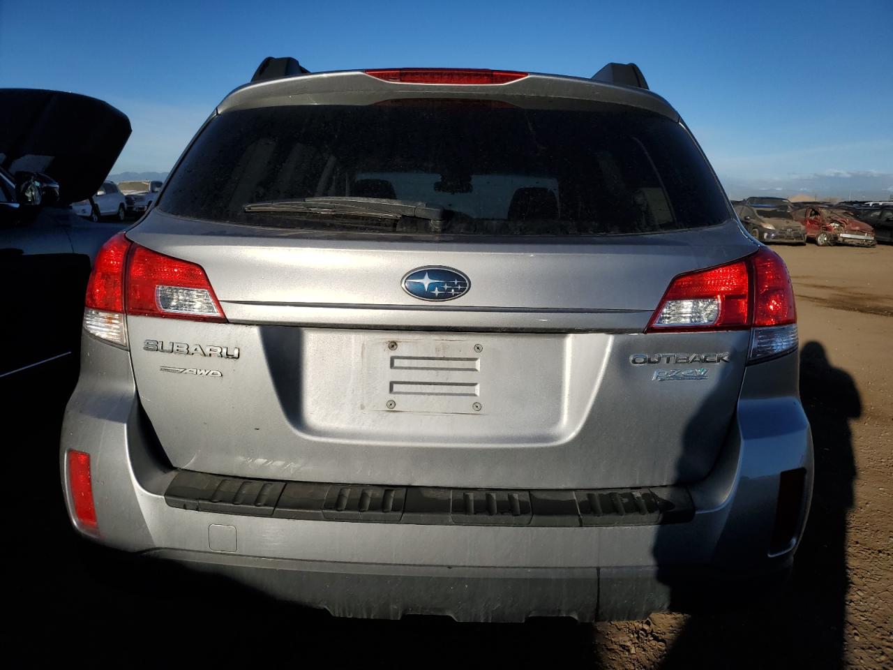 2010 Subaru Outback - Image 6