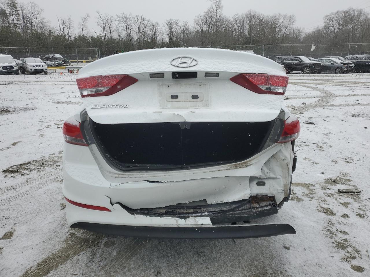 2017 Hyundai Elantra - Image 6