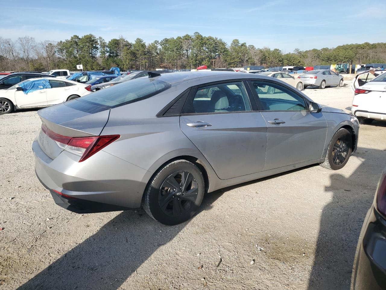 2021 Hyundai Elantra - Image 3
