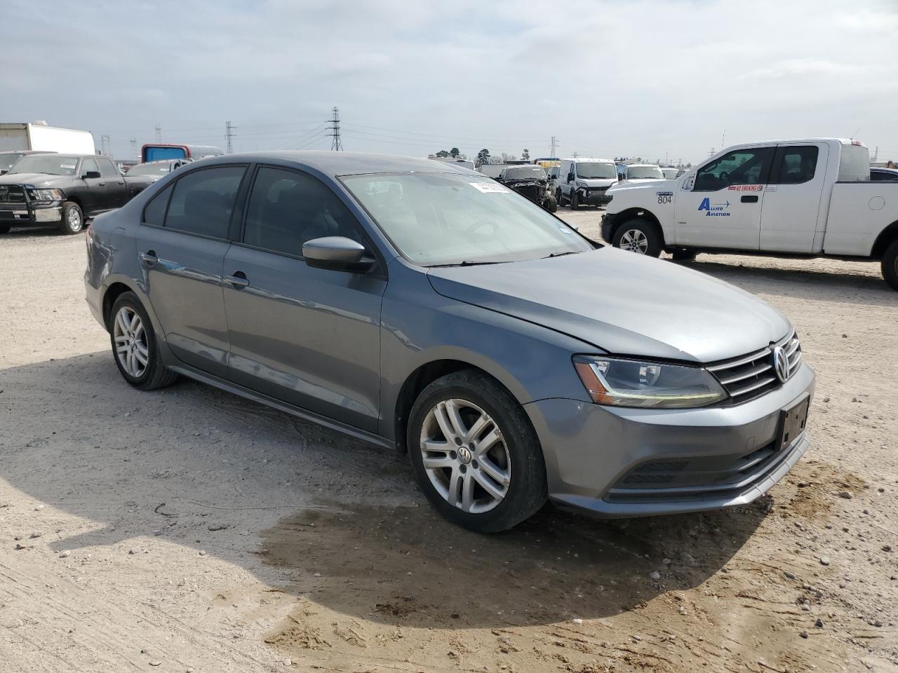 2018 Volkswagen Jetta - Image 4