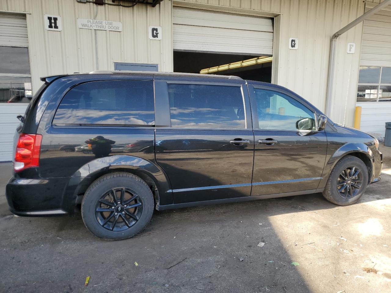 2019 Dodge Caravan - Image 3