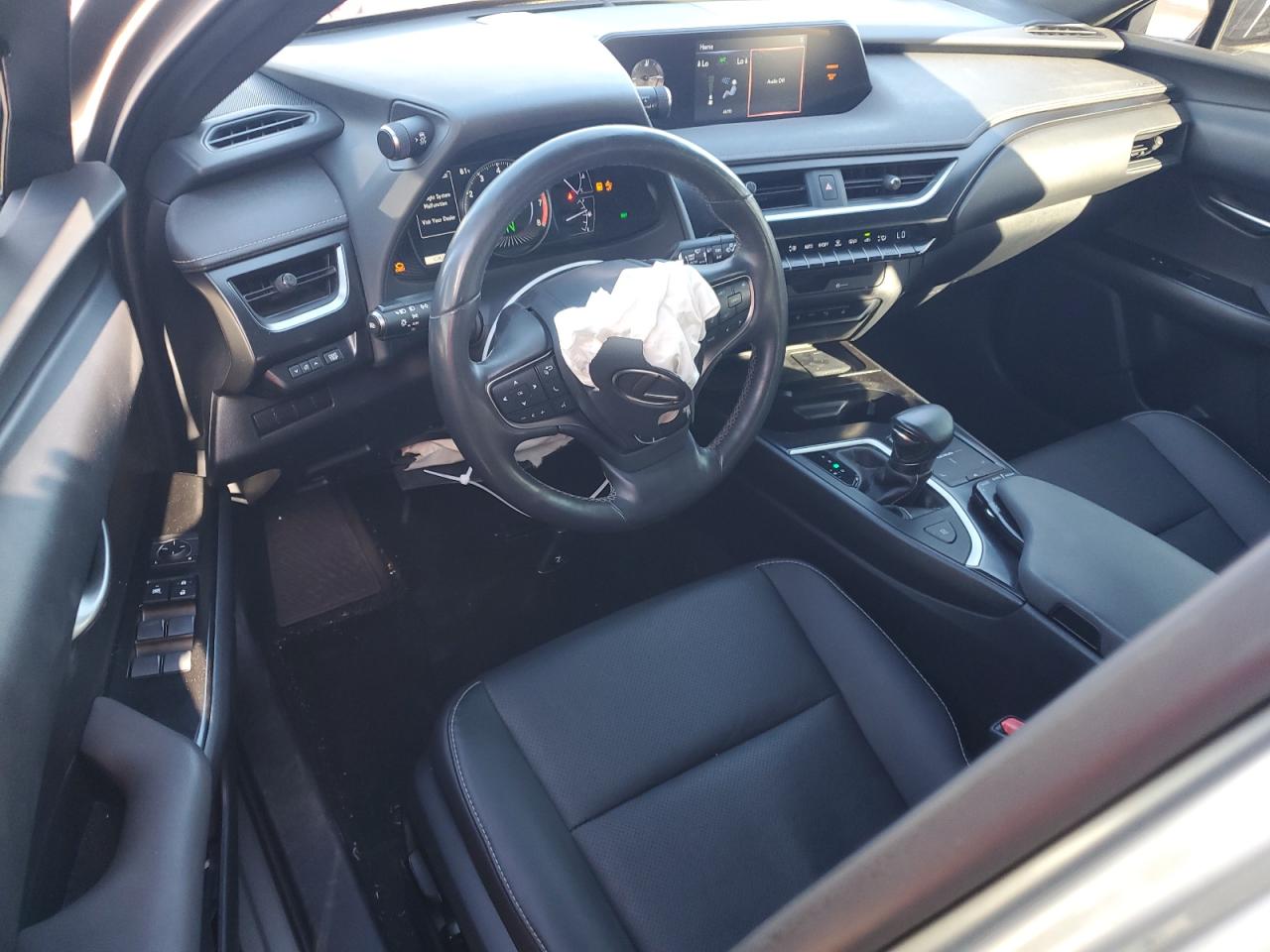 2019 Lexus UX - Image 8