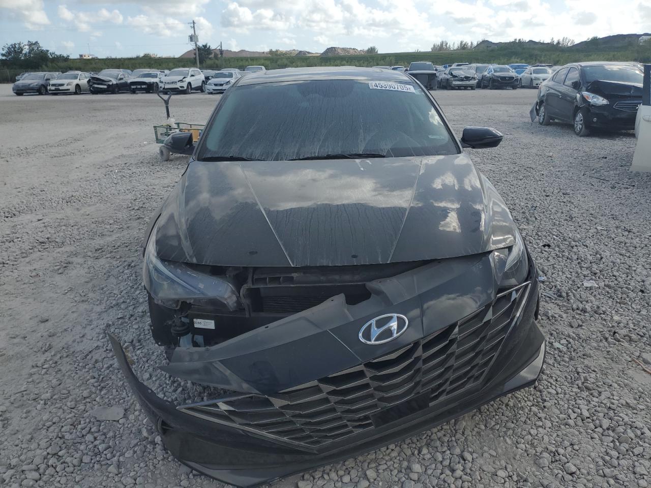 2022 Hyundai Elantra - Image 5
