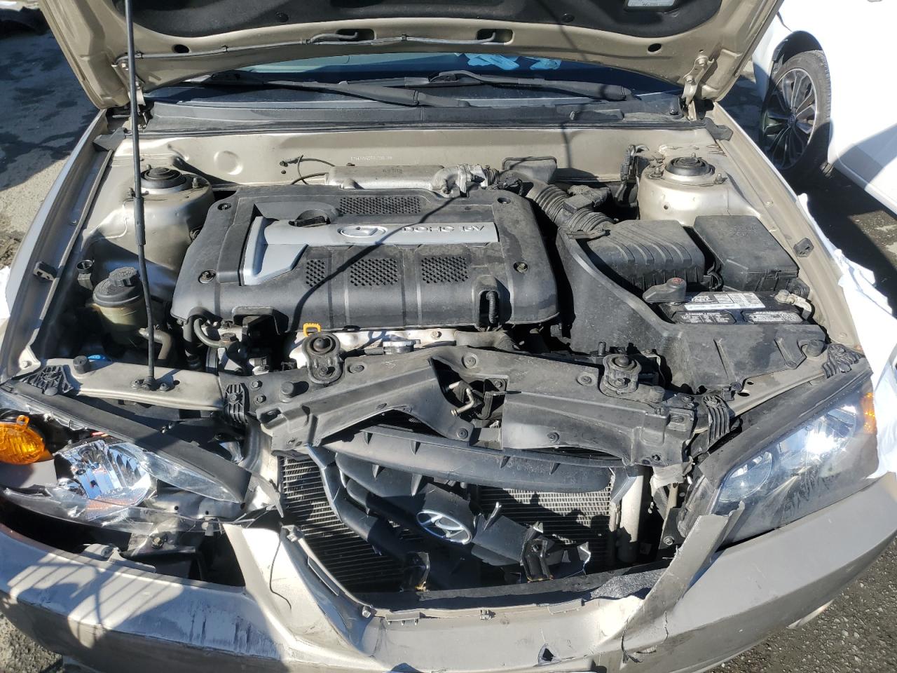 2005 Hyundai Elantra - Image 11