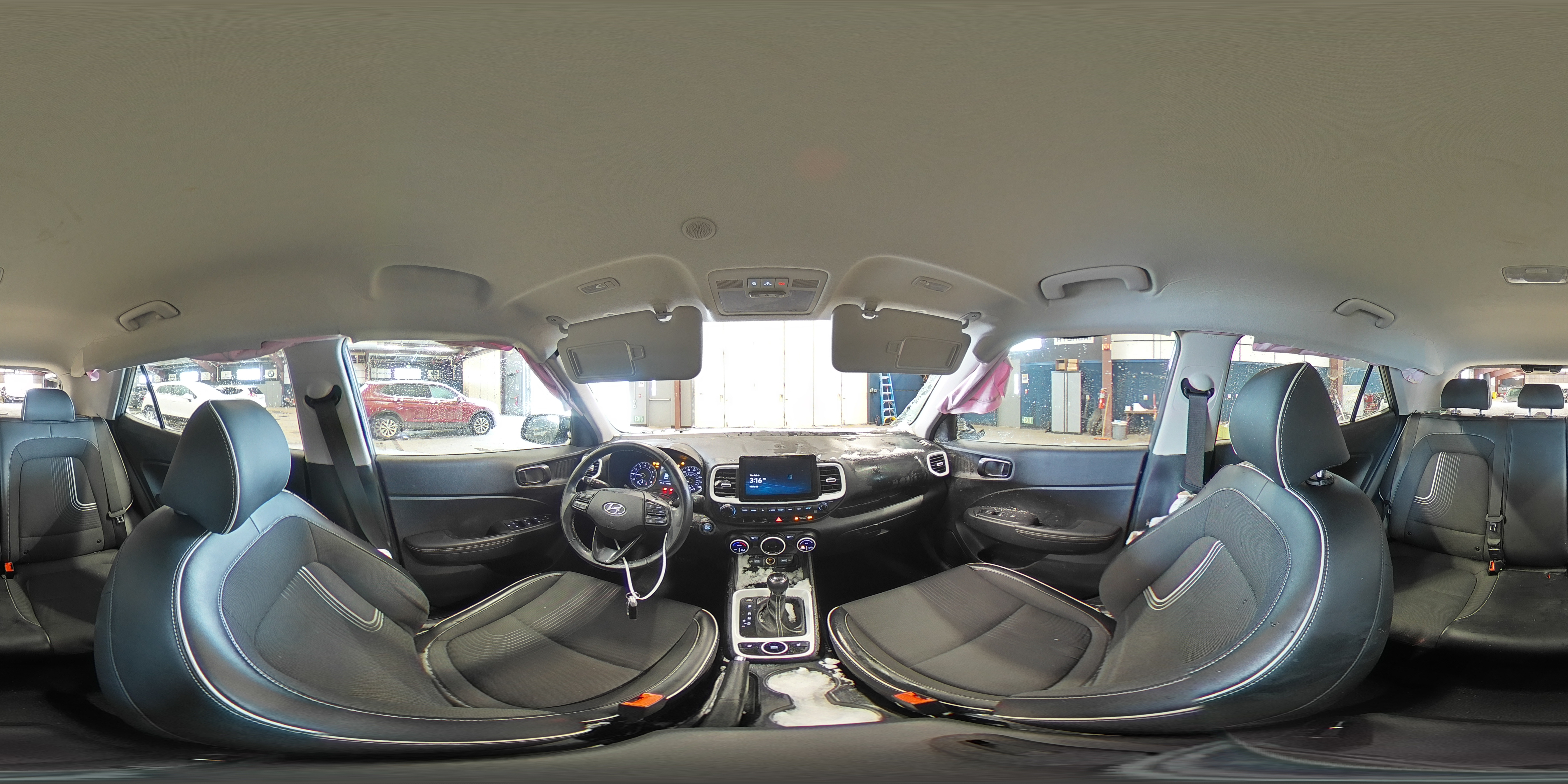 2022 Hyundai Venue - Image 14