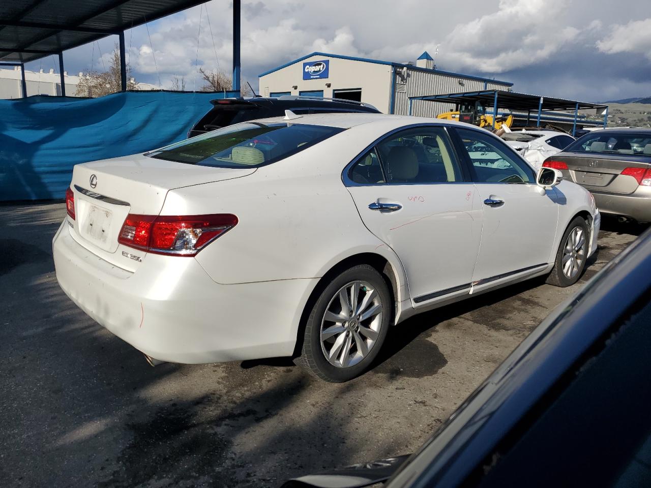2010 Lexus ES - Image 3