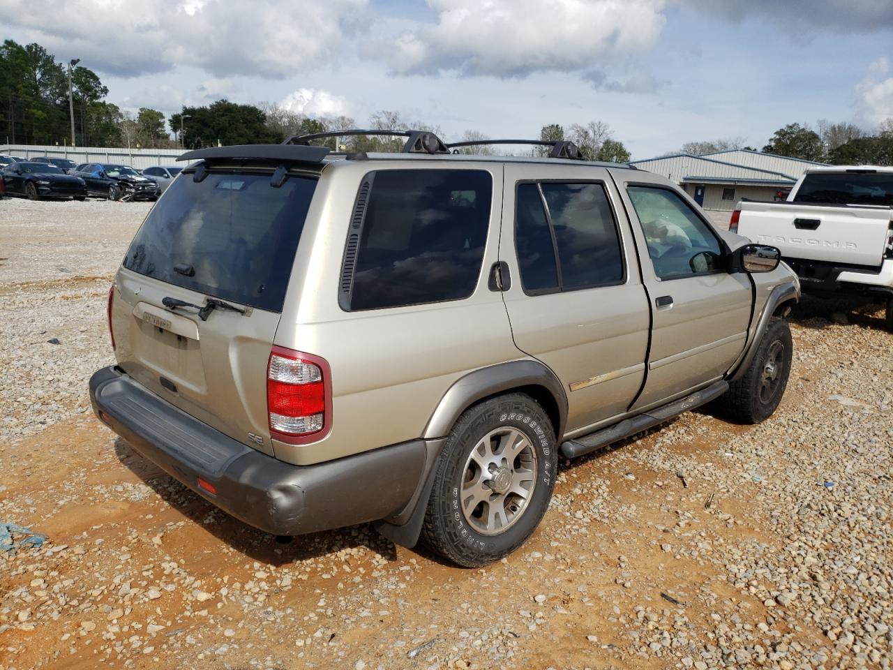 2000 Nissan Pathfinder - Image 3