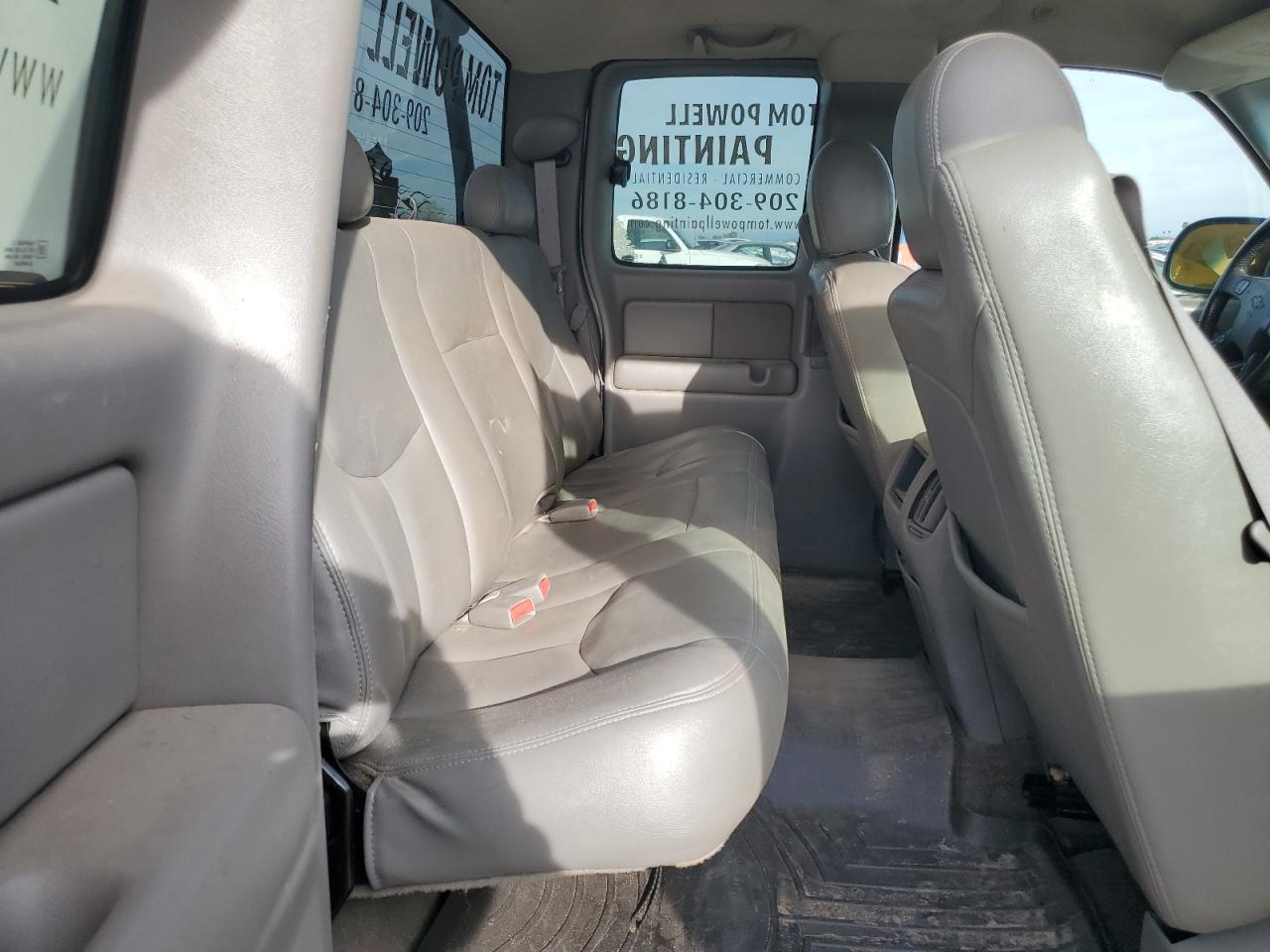 2004 Chevrolet Silverado - Image 10