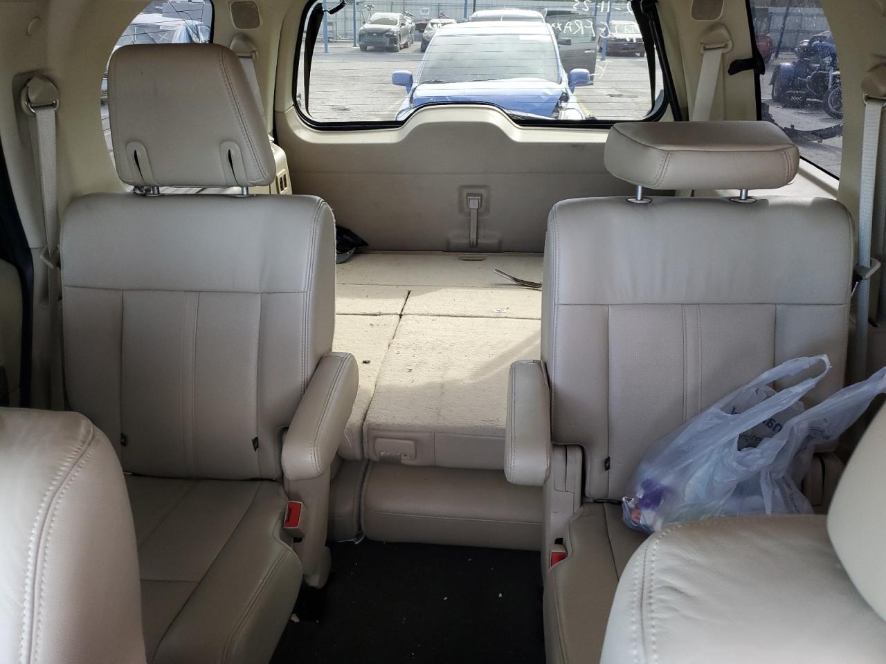 2015 Lincoln Navigator - Image 10