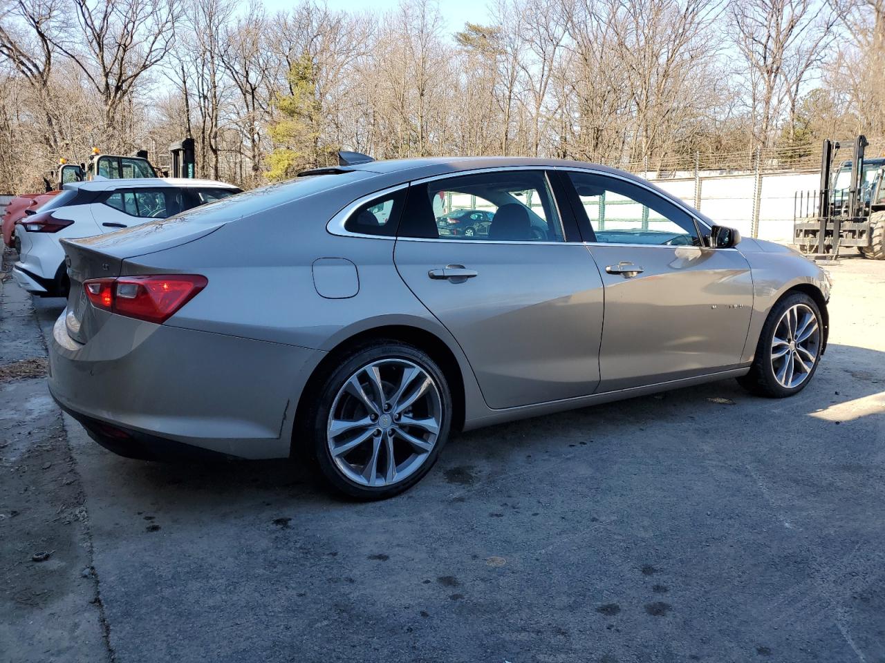2023 Chevrolet Malibu - Image 3