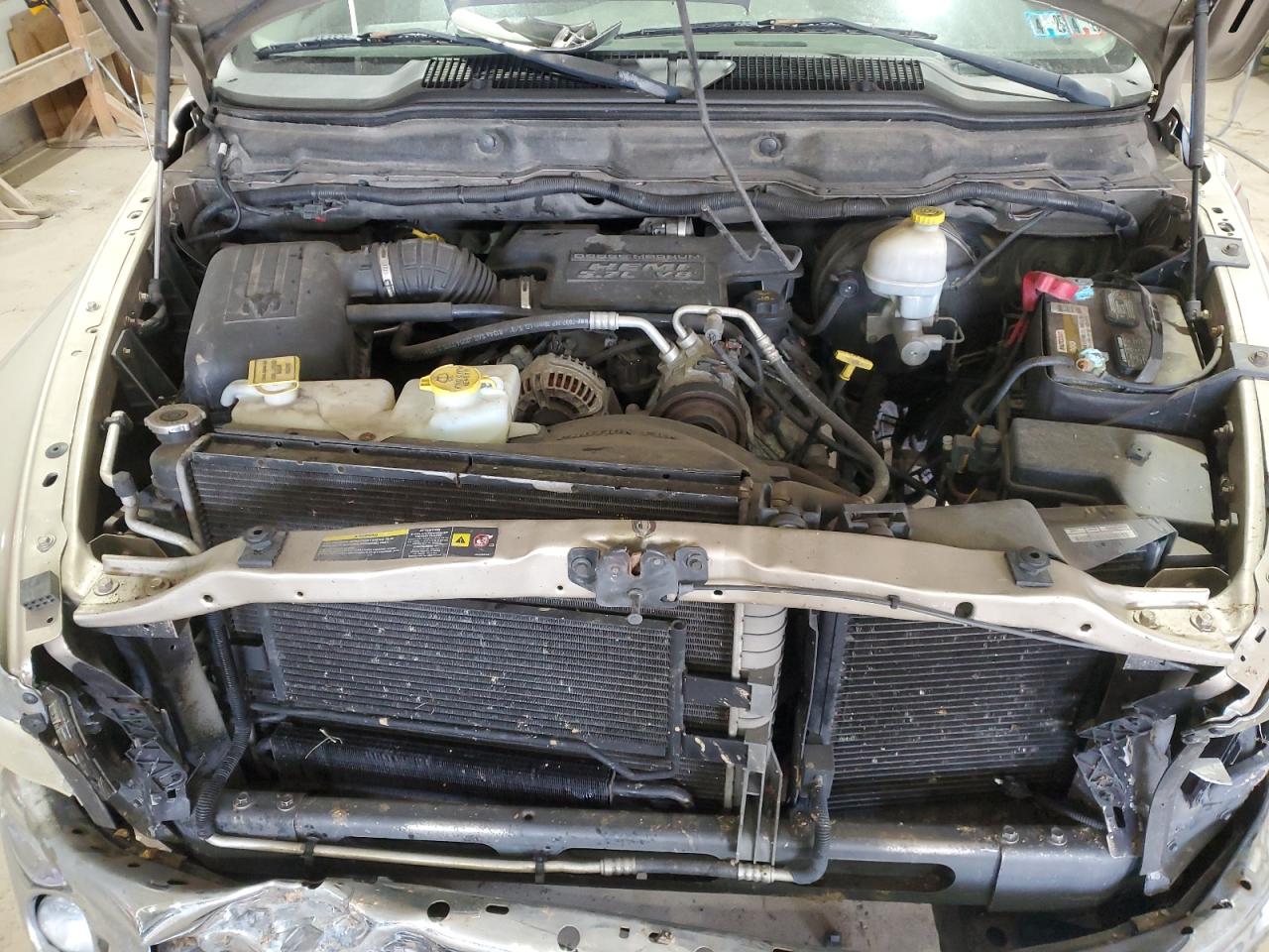 2004 Dodge RAM - Image 11