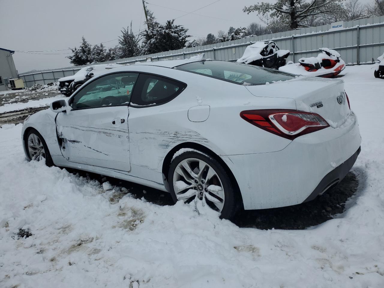 2013 Hyundai Genesis - Image 2