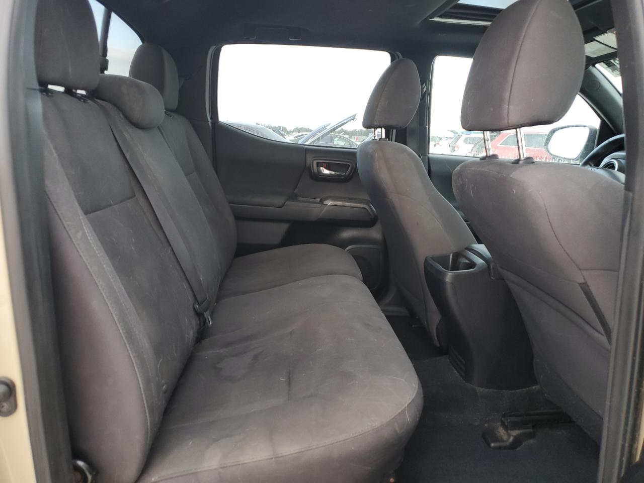 2016 Toyota Tacoma - Image 10