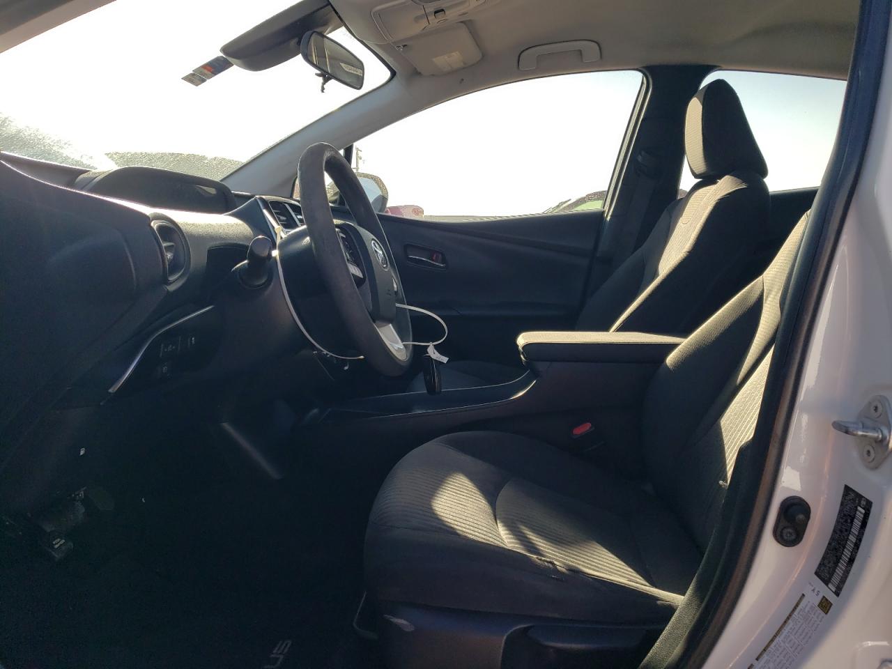 2017 Toyota Prius - Image 7