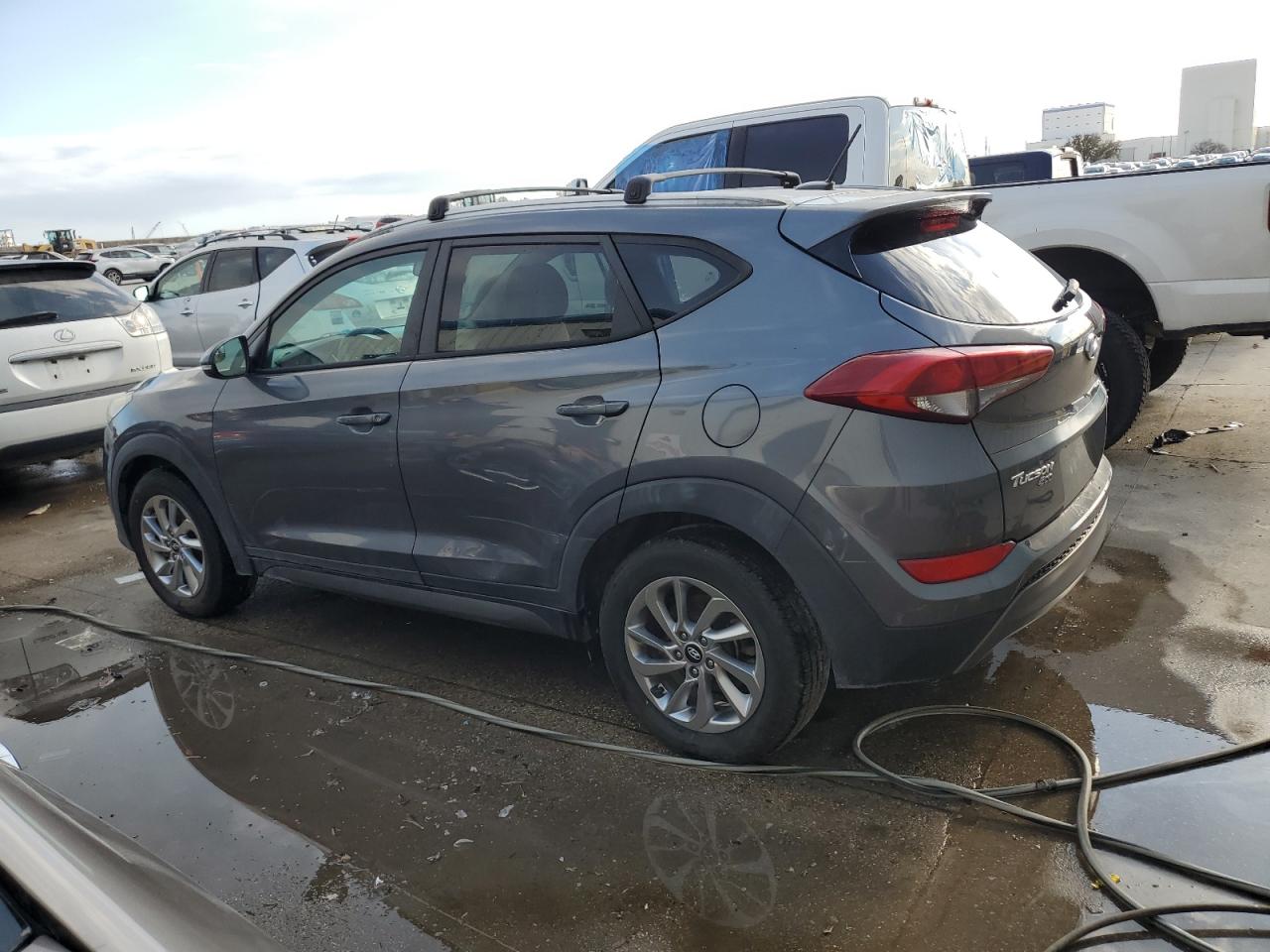 2016 Hyundai Tucson - Image 2