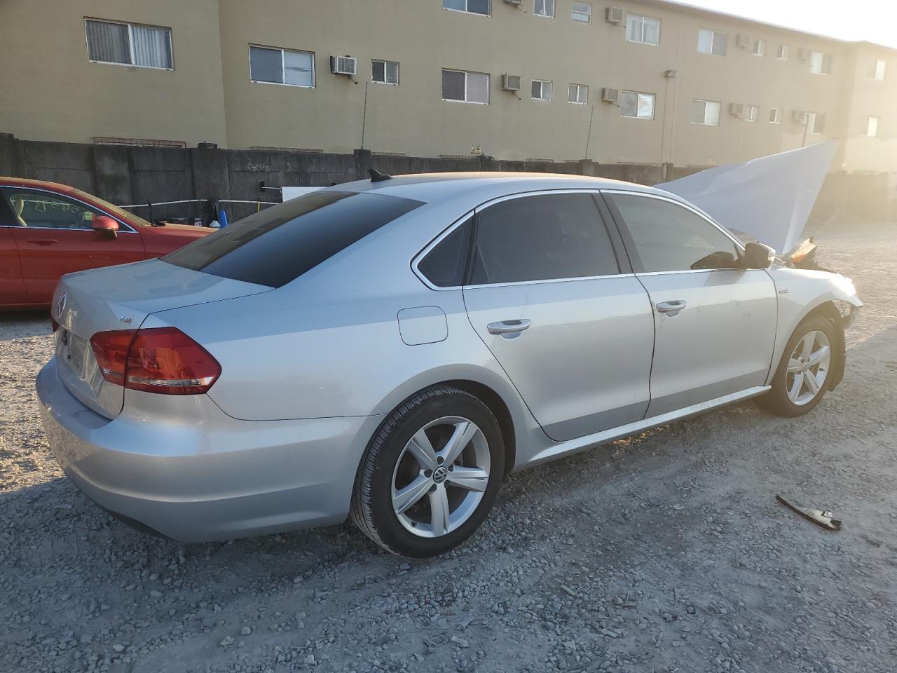 2015 Volkswagen Passat - Image 3