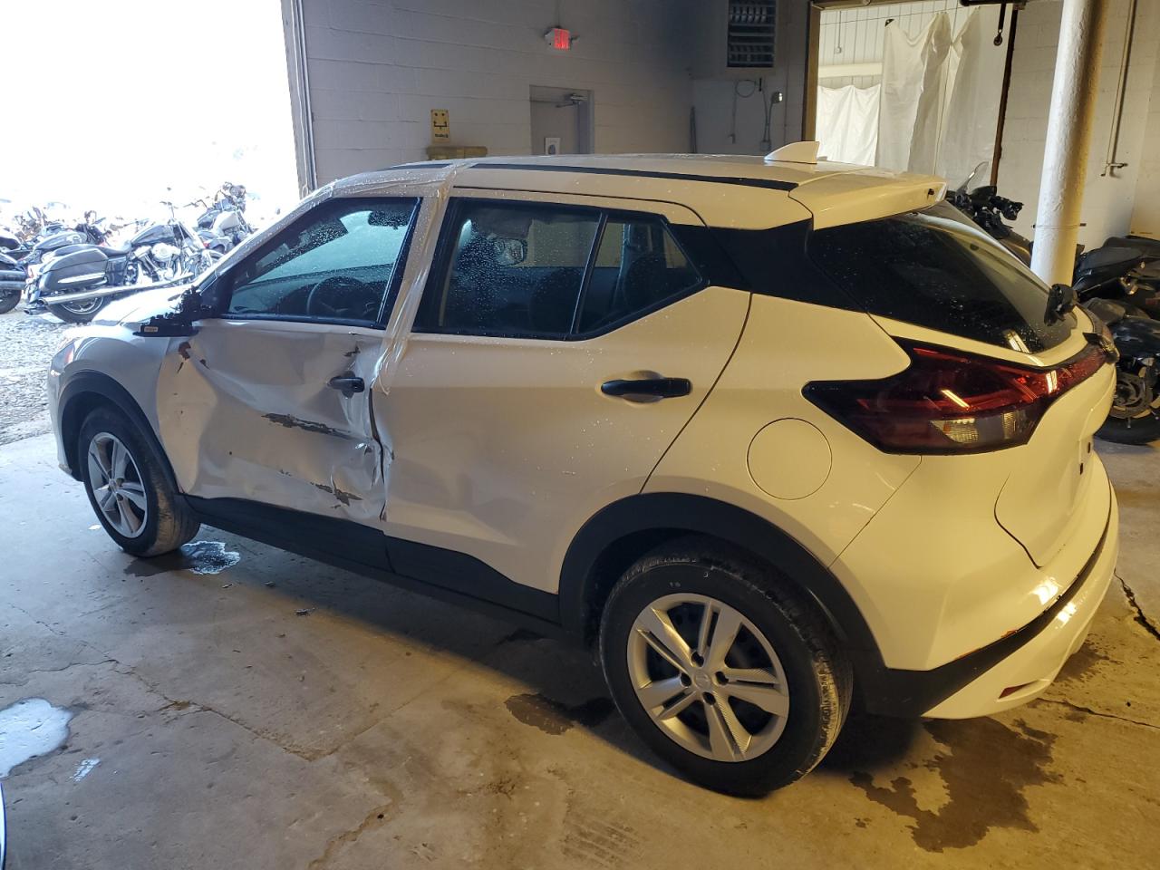 2024 Nissan Kicks - Image 2