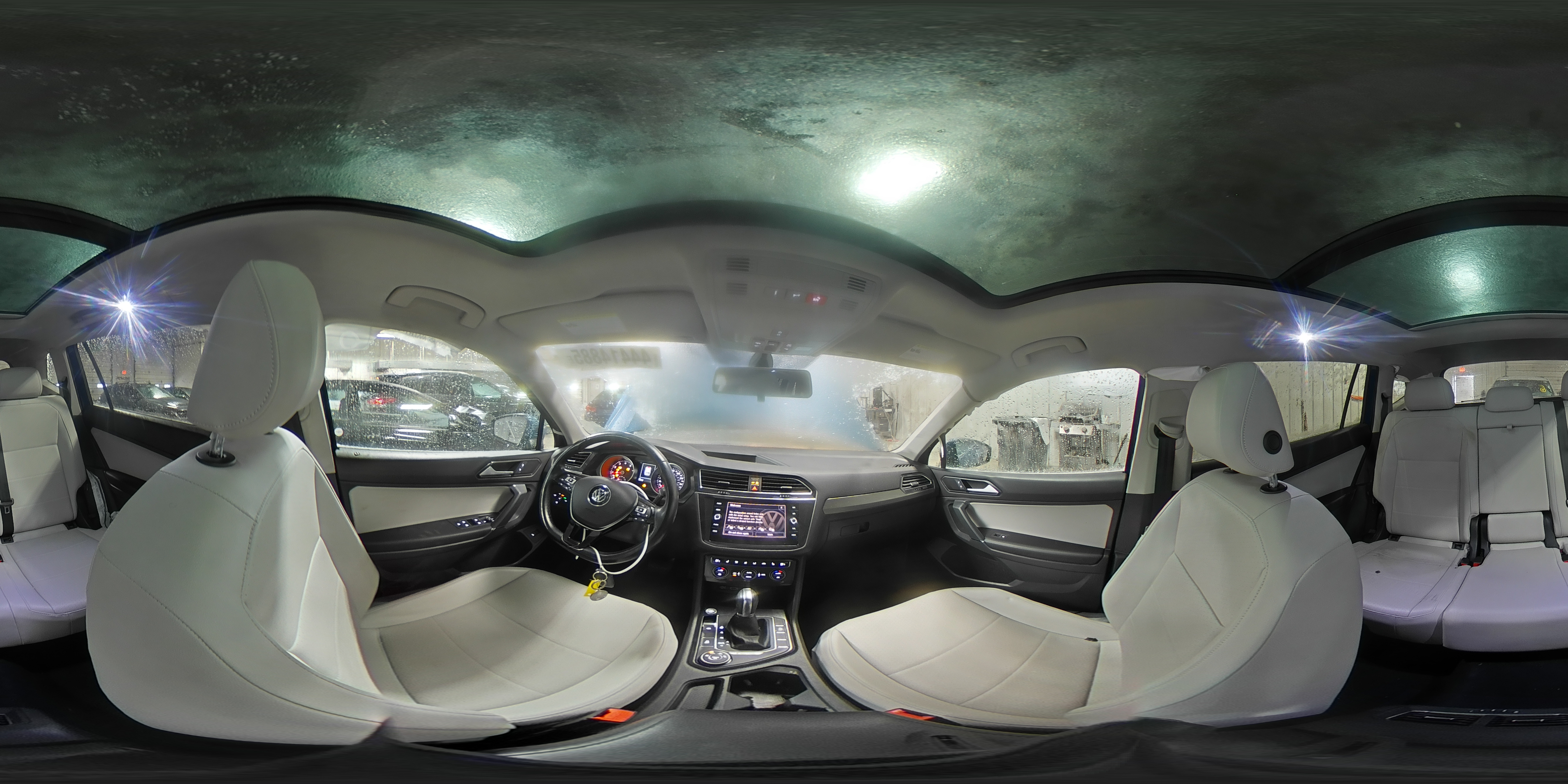 2018 Volkswagen Tiguan - Image 14
