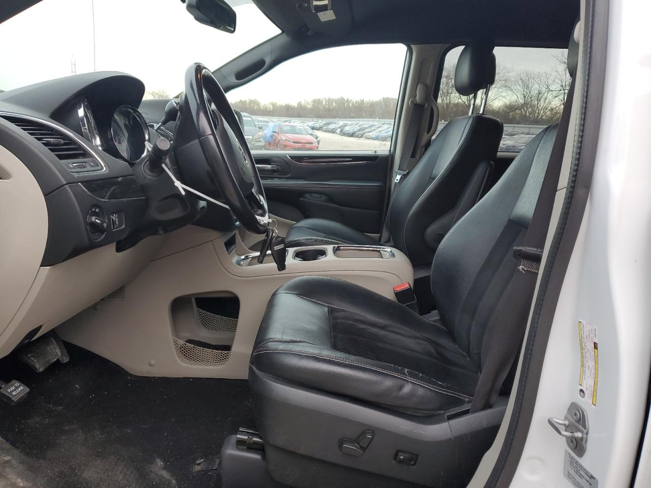 2017 Dodge Caravan - Image 7