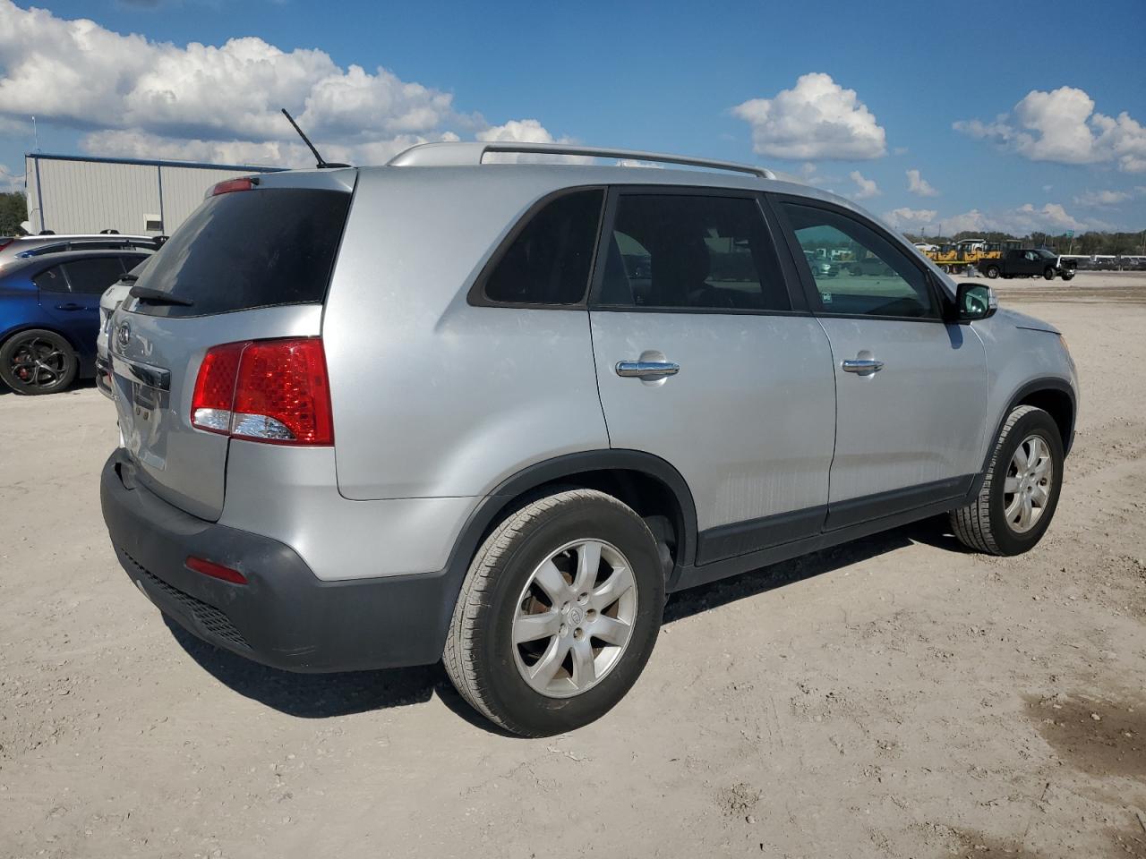 2011 Kia Sorento - Image 3