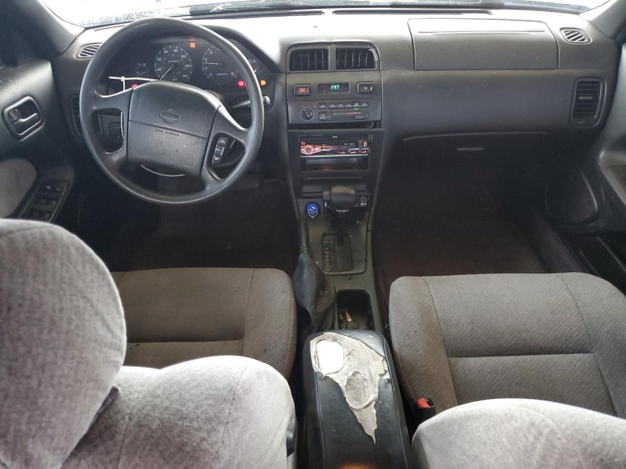 1996 Nissan Maxima - Image 8