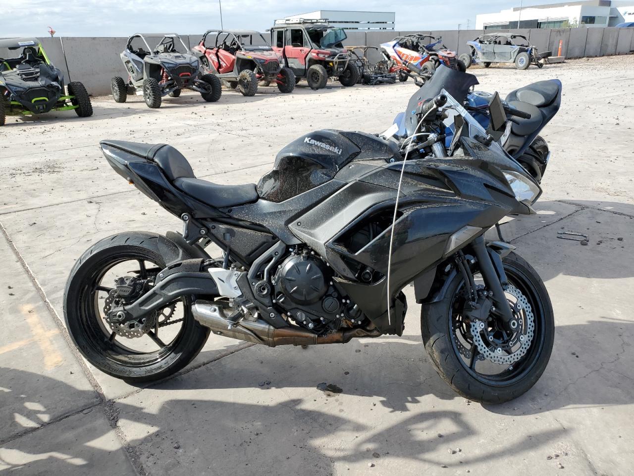 NINJA ZX-4R SE ＆ ZX-4RR 40th ANNIVERSARY EDITION | 爽やか