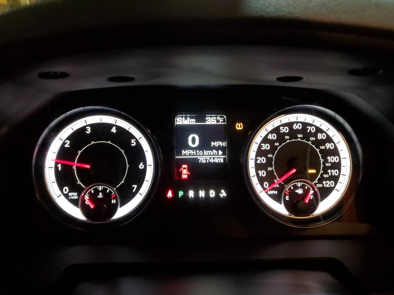 2016 RAM 1500 - Image 9