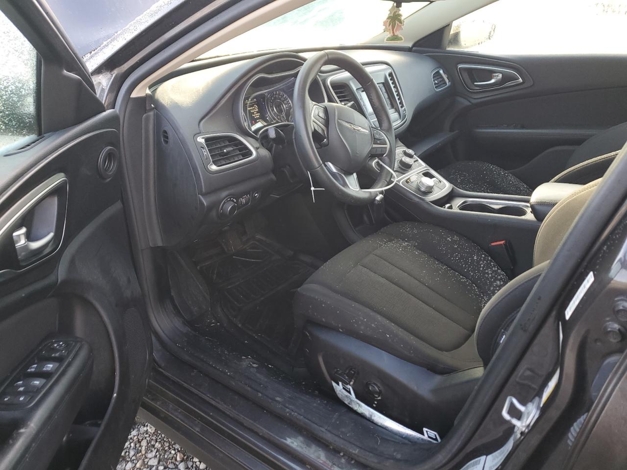 2016 Chrysler 200 - Image 8