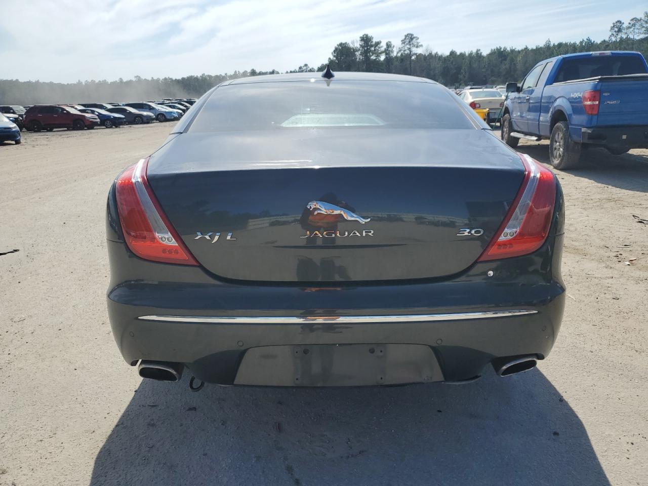 2015 Jaguar XJ - Image 6