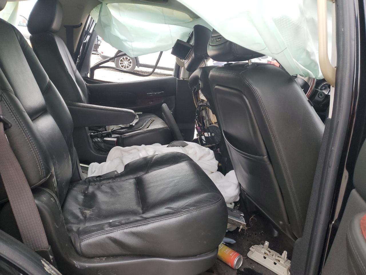 2011 Cadillac Escalade - Image 12