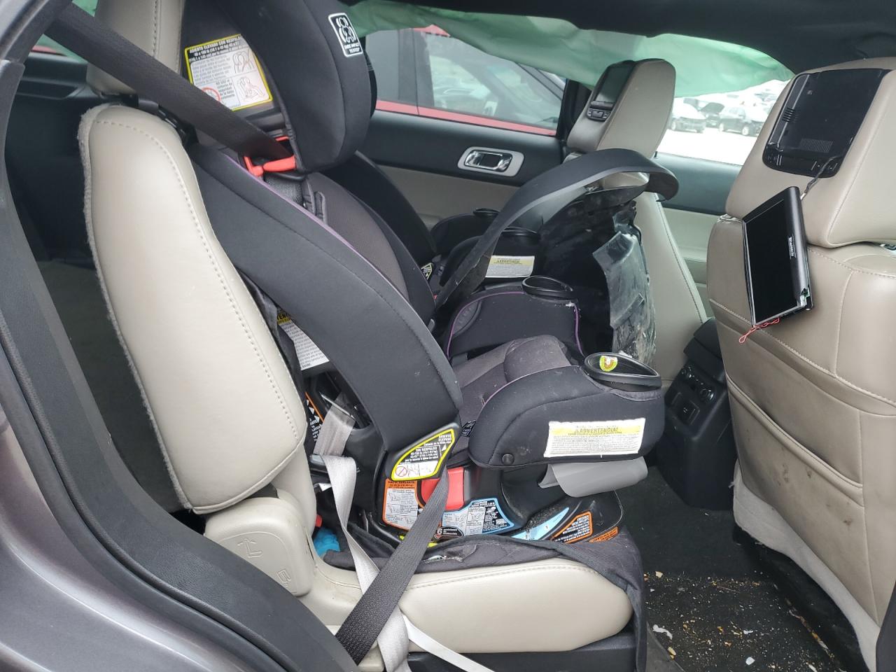 2013 Ford Explorer - Image 11