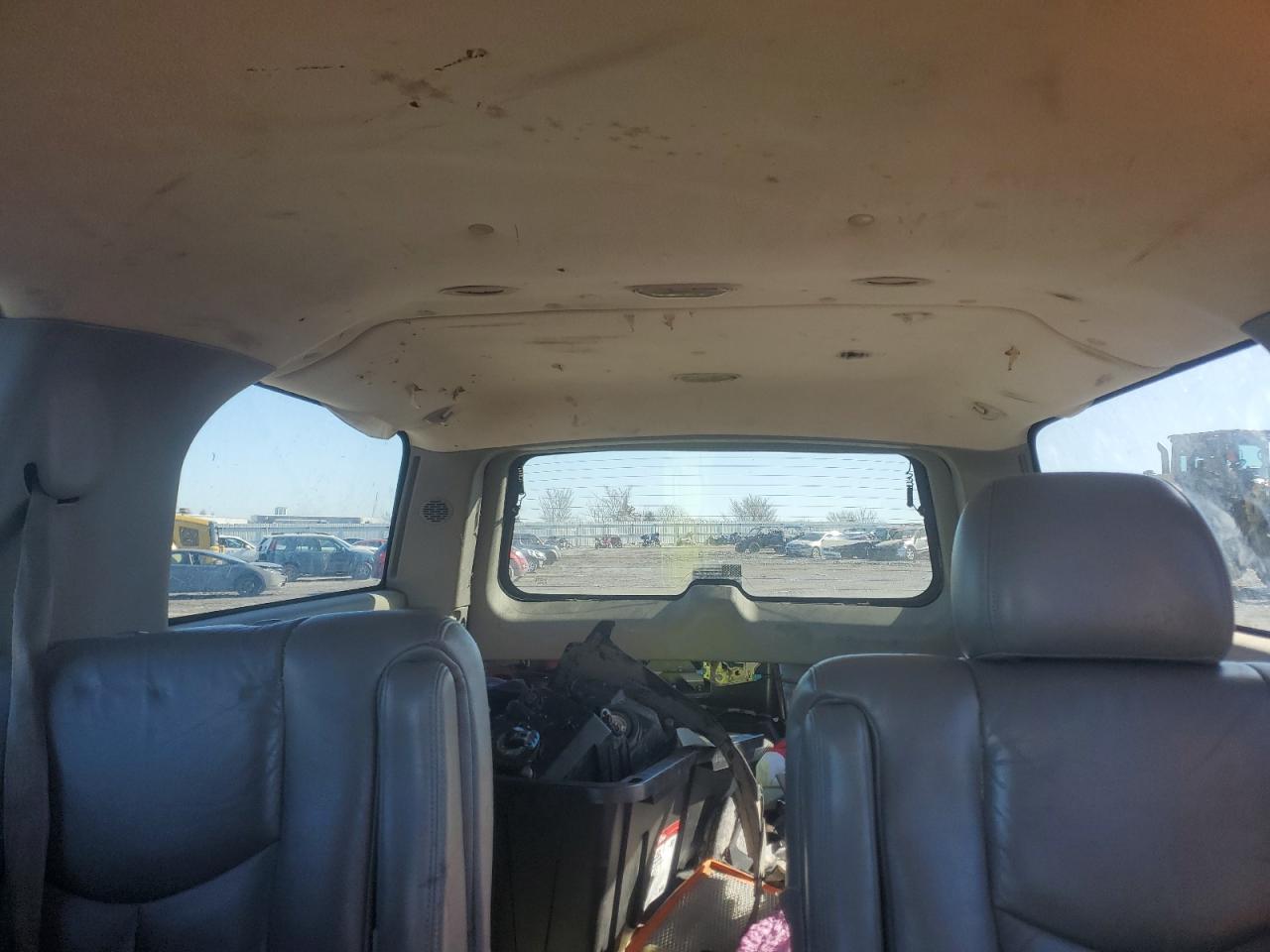 2005 GMC Yukon - Image 10