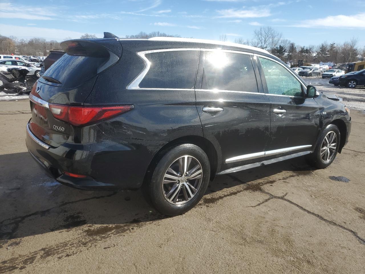 2019 Infiniti QX60 - Image 3