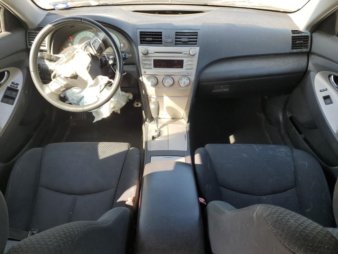 2010 Toyota Camry - Image 8