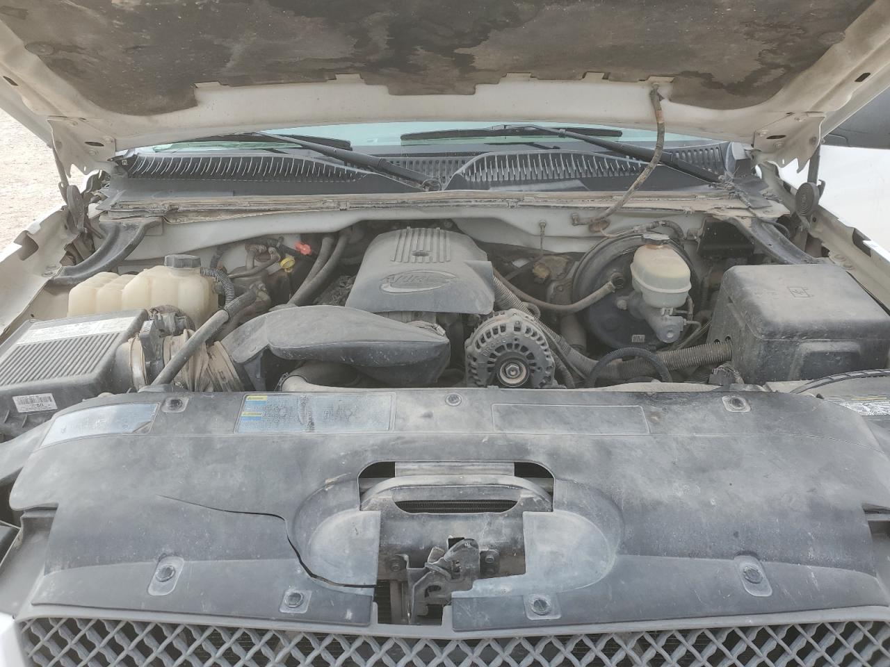 2005 Chevrolet Silverado - Image 12