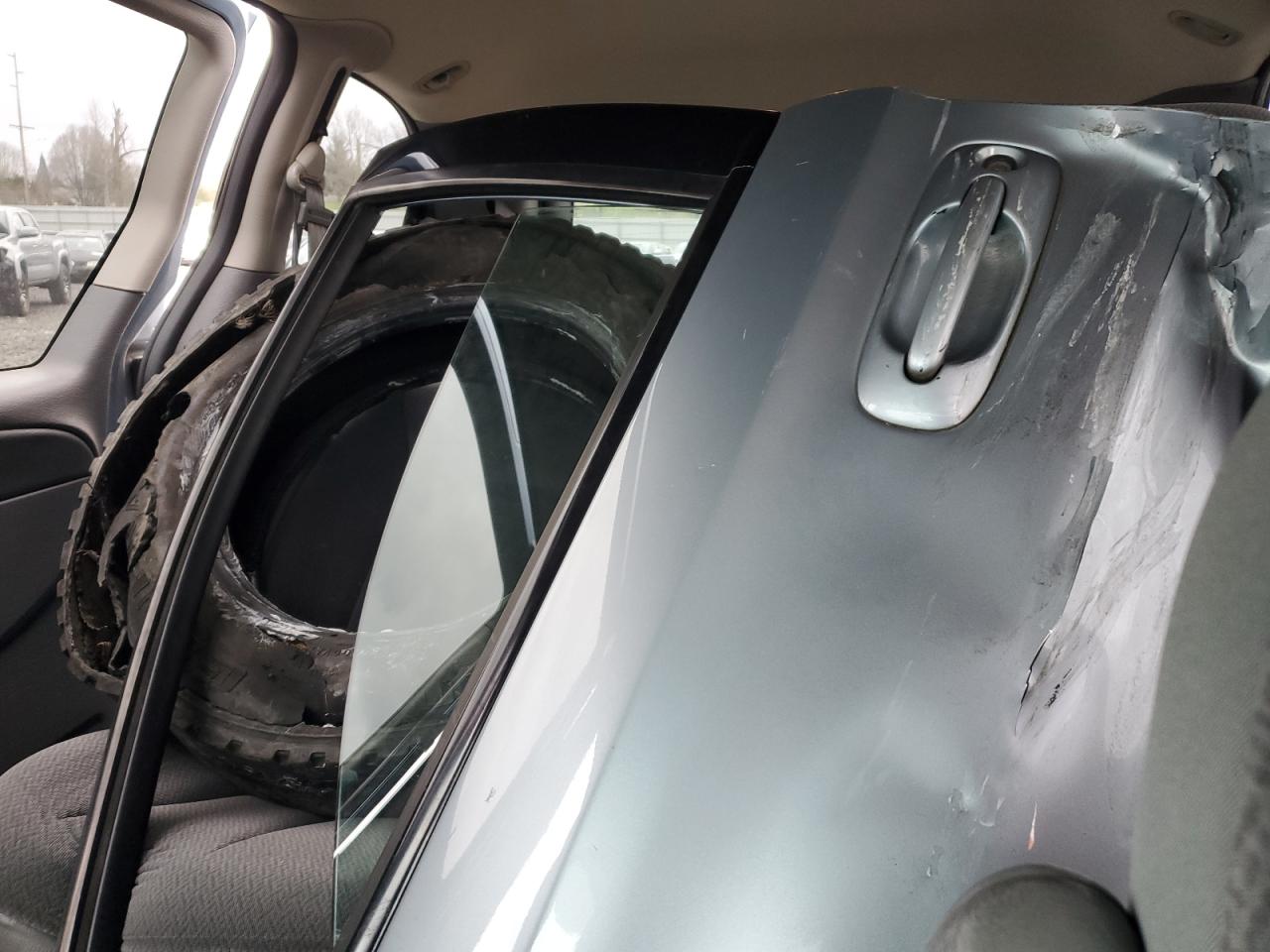 2005 Chrysler Town & Country - Image 10