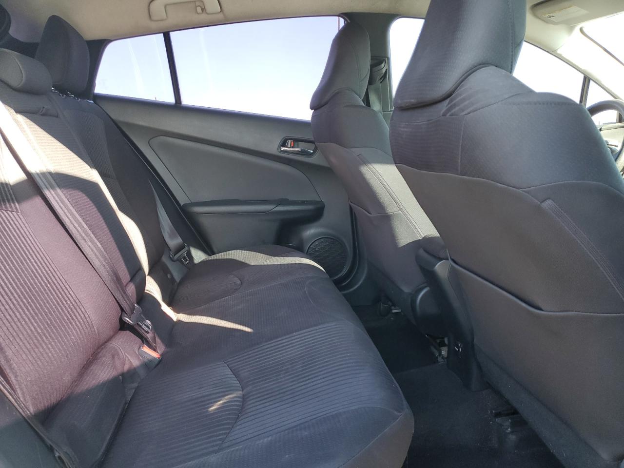 2016 Toyota Prius - Image 10