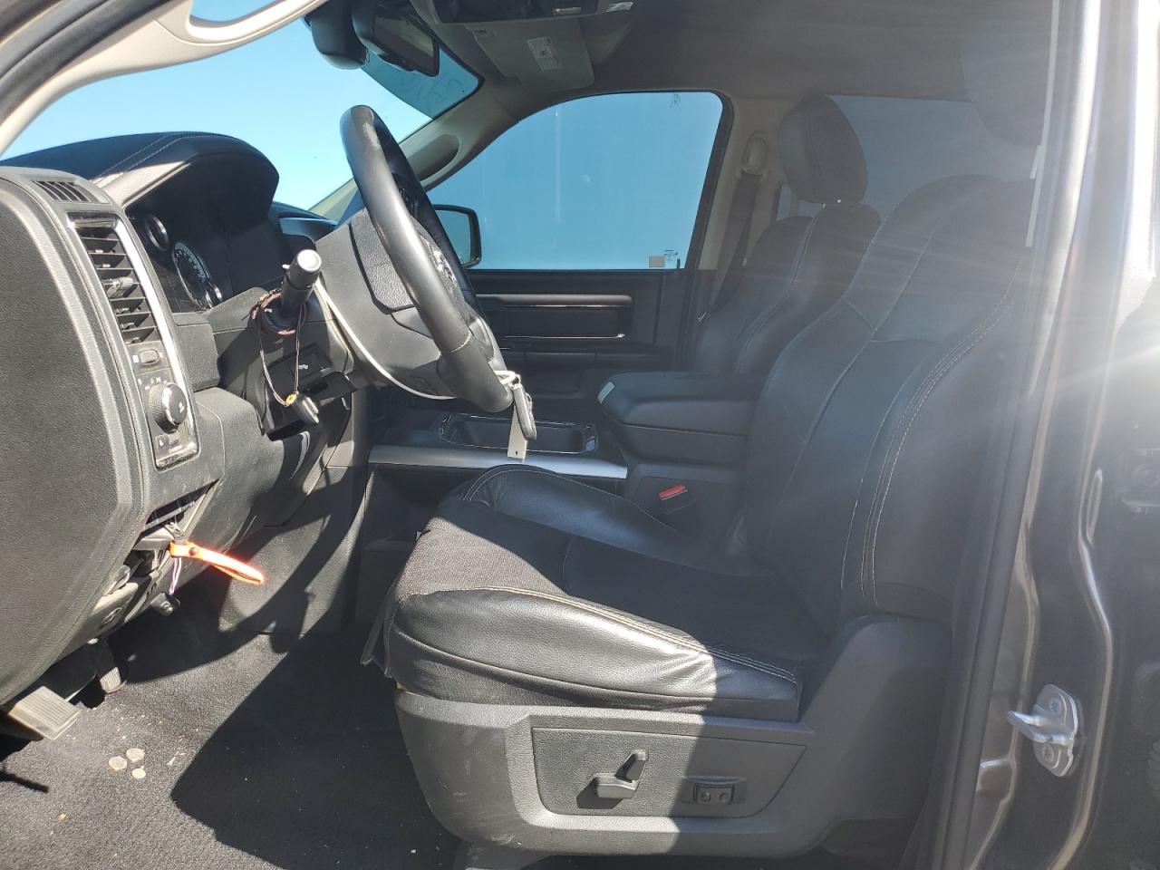 2016 RAM 1500 - Image 7