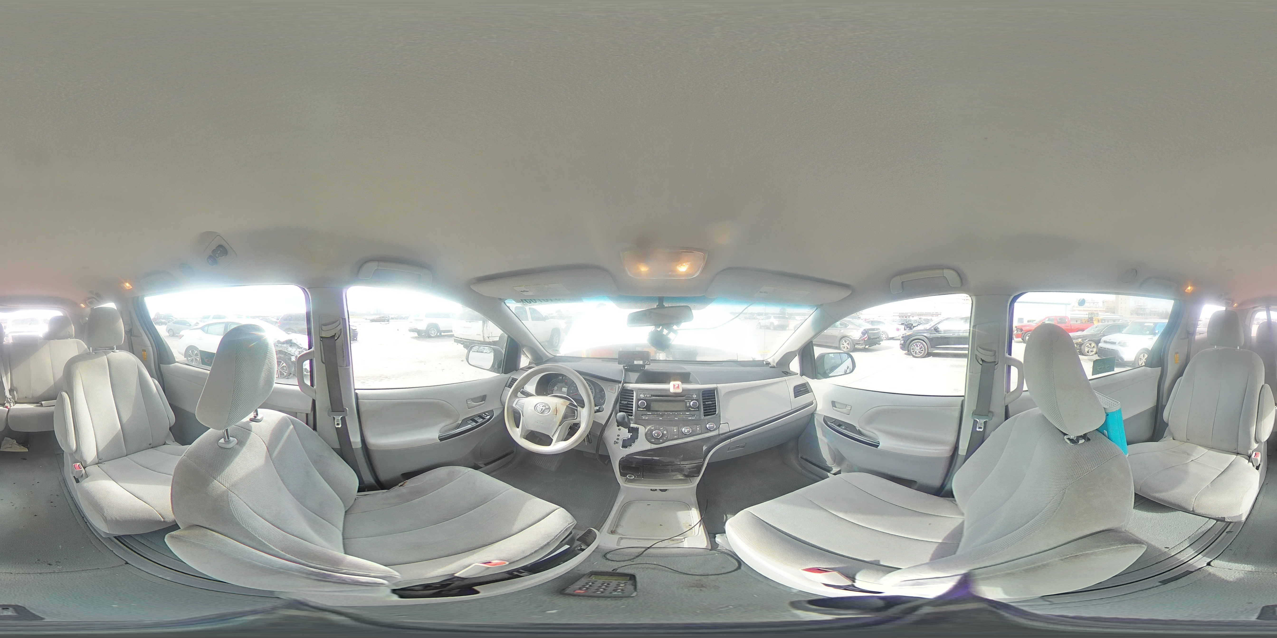 2014 Toyota Sienna - Image 14