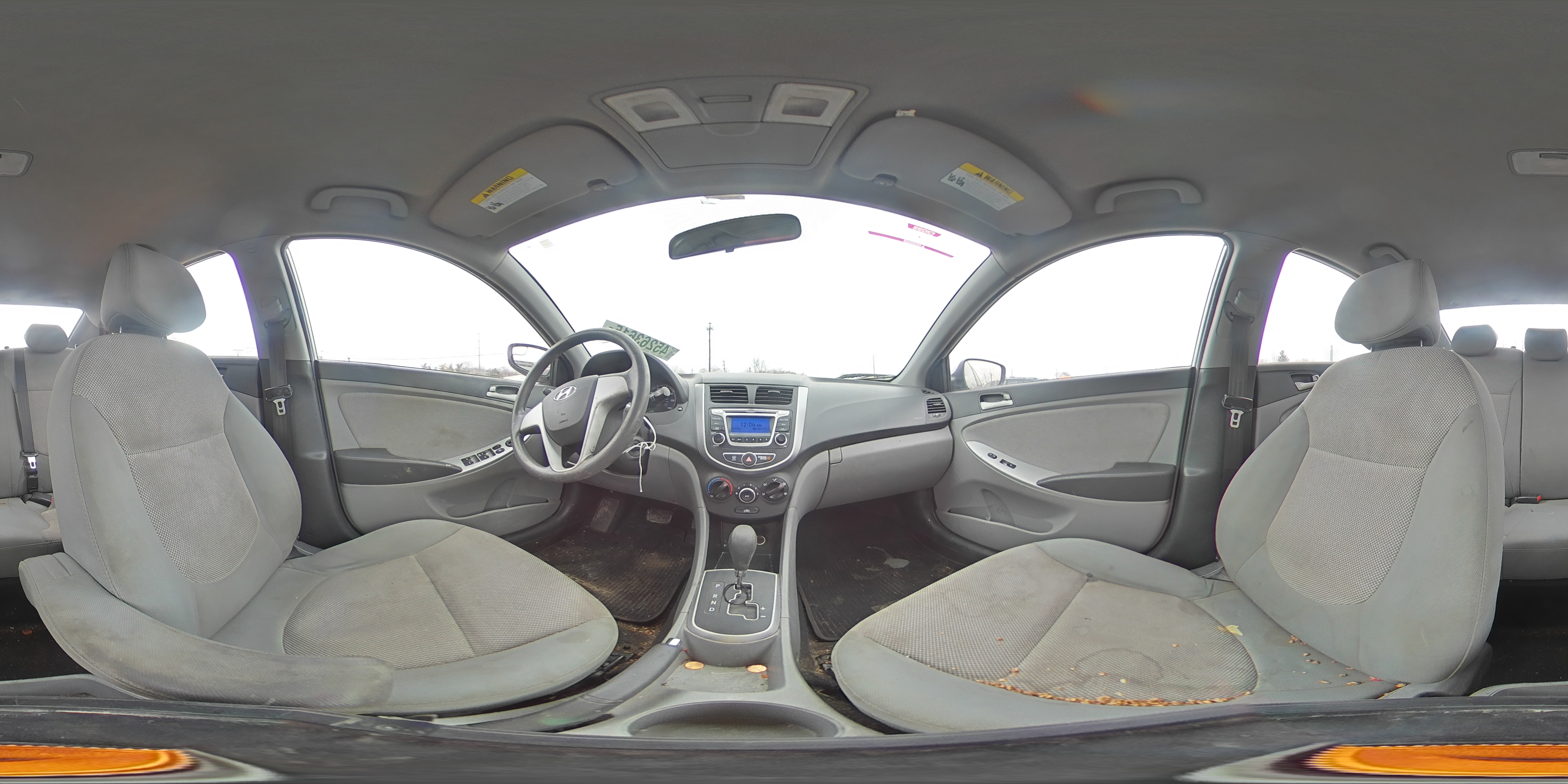 2014 Hyundai Accent - Image 12