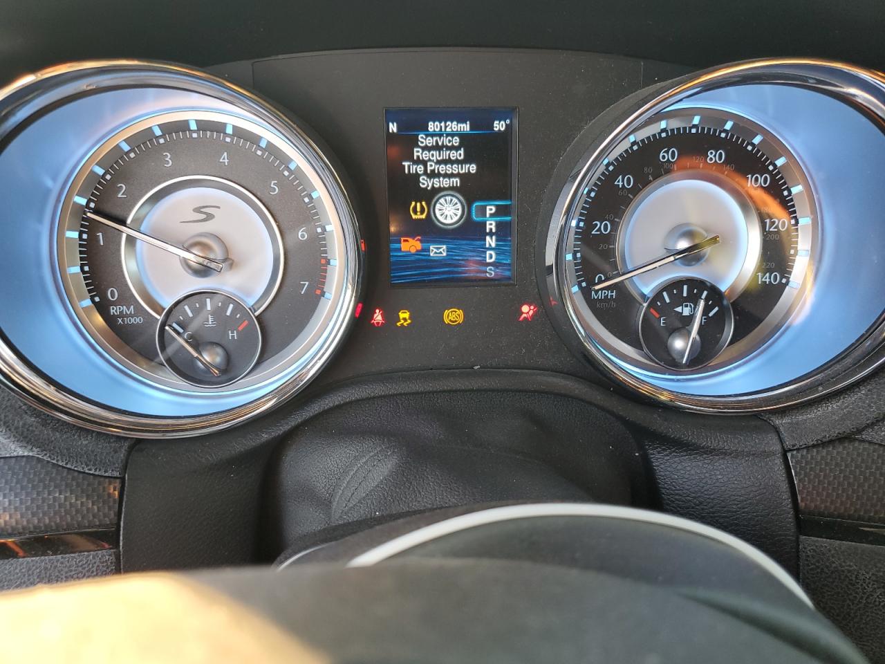 2014 Chrysler 300 - Image 9