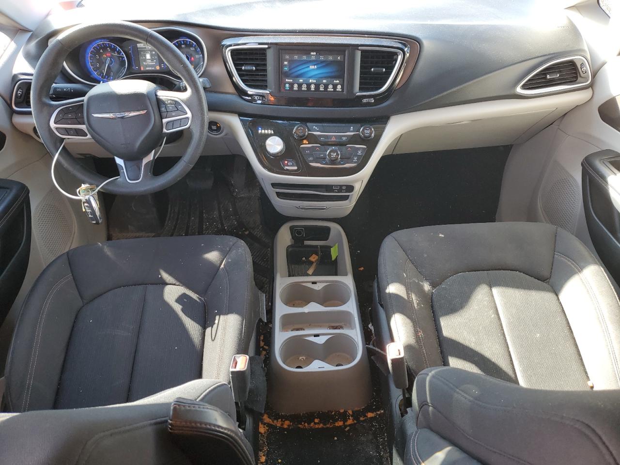 2018 Chrysler Pacifica - Image 8