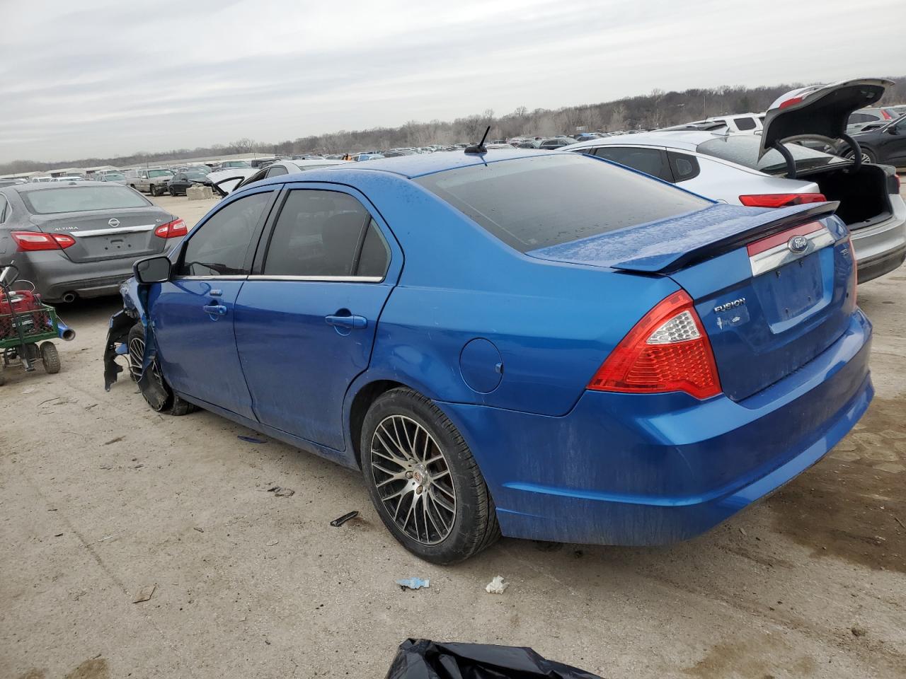 2011 Ford Fusion - Image 2
